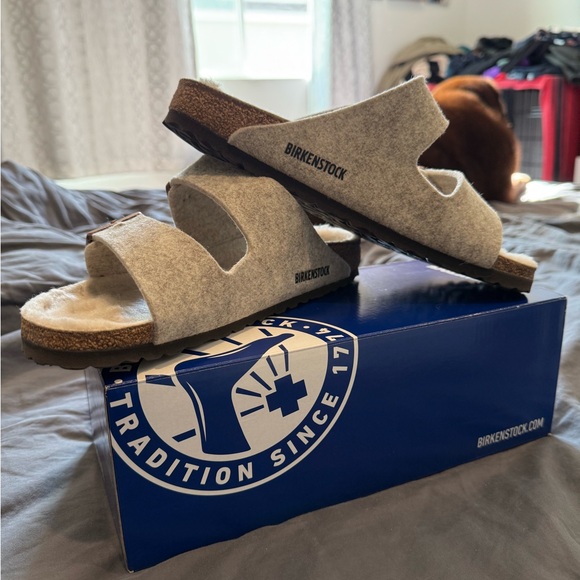 Birkenstock Arizona Sandals - Picture 1 of 7